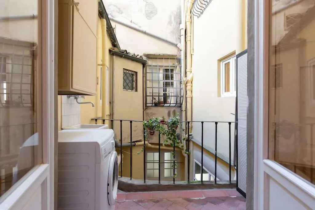 Scala Apartments Via Borgo Pinti Florence