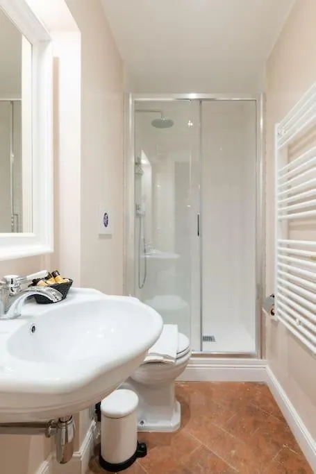 Scala Apartments Via Borgo Pinti Florence
